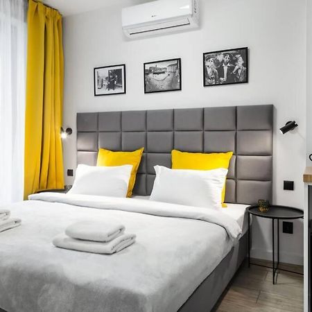 Househost Apartment: Miodowa 42/8A Street クラクフ エクステリア 写真
