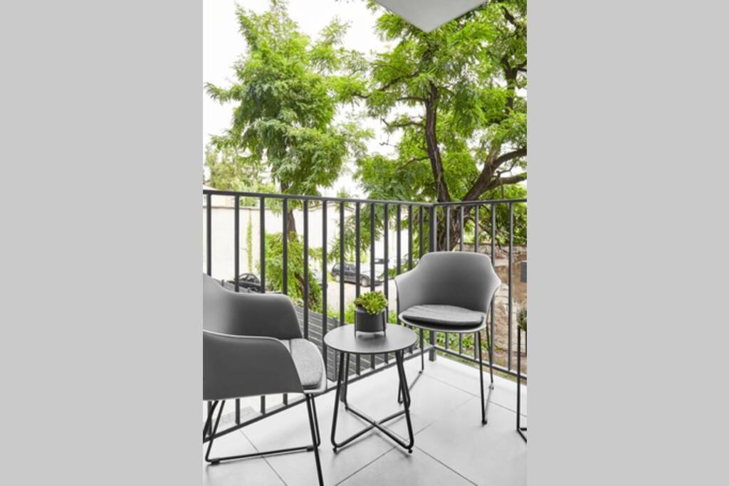 Househost Apartment: Miodowa 42/8A Street クラクフ エクステリア 写真