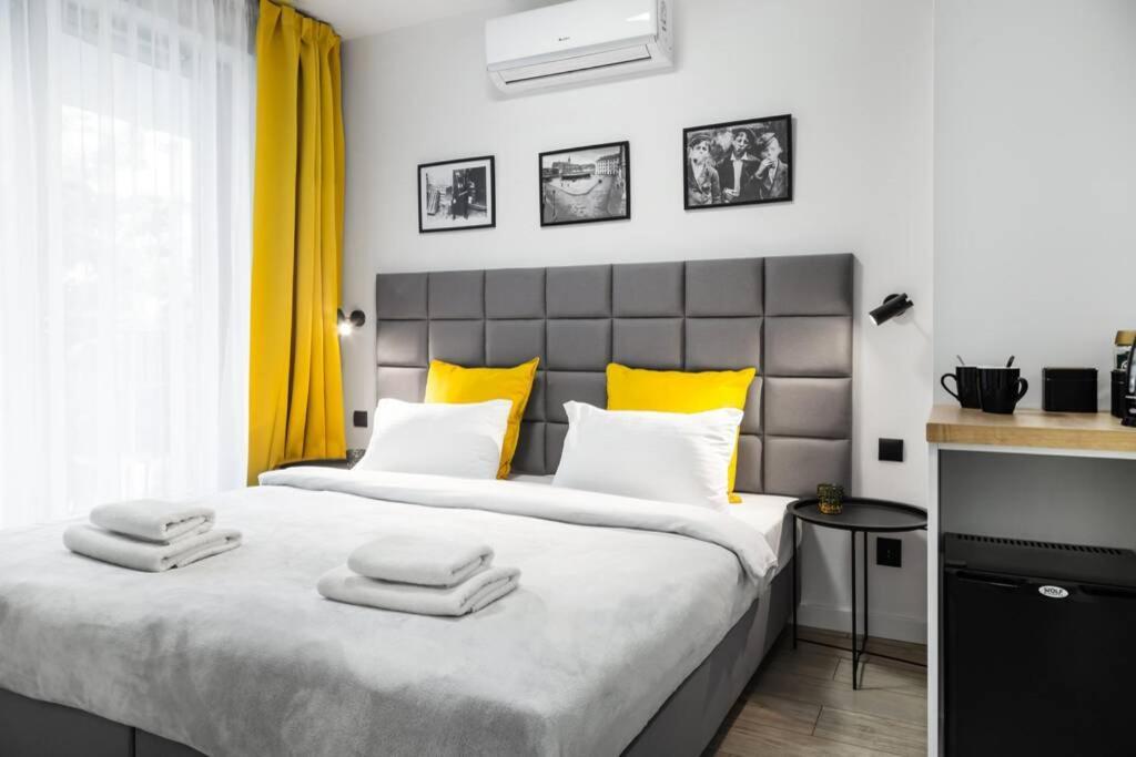 Househost Apartment: Miodowa 42/8A Street クラクフ エクステリア 写真