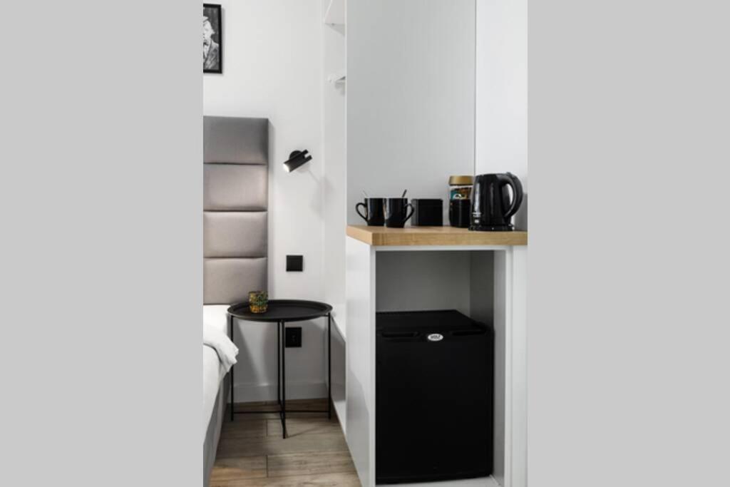 Househost Apartment: Miodowa 42/8A Street クラクフ エクステリア 写真