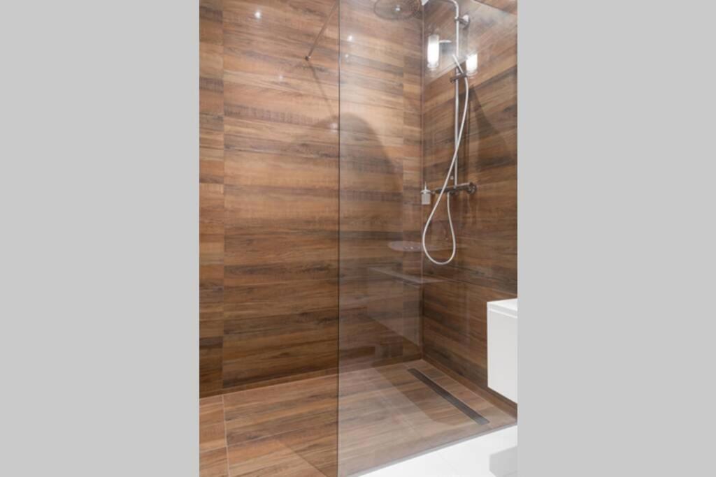 Househost Apartment: Miodowa 42/8A Street クラクフ エクステリア 写真